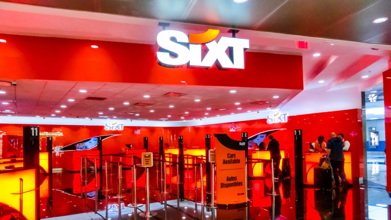 Sixt купува 100 000 електромобила от китайската Build Your Dreams