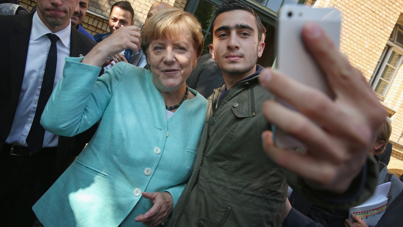 ООН награди Меркел за приемането на над 1 милион бежанци