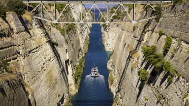 През последните няколко години няколко сериозни свлачища наложиха затварянето на