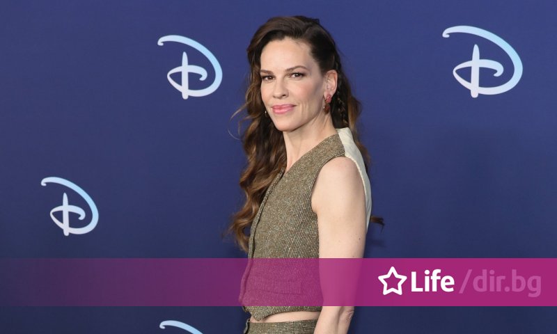 At 48: Hilary Swank is expecting twins