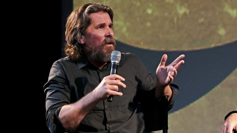 Крисчън Бейл: Получаваме ролите, които Лео отказва