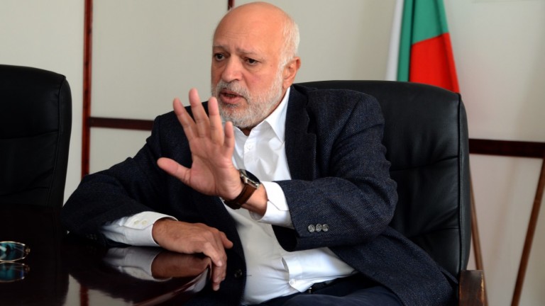 Велислав Минеков пред Dir.bg: Мисля си да кажа край. Имам позиция, но тя не се оказа толкова полезна