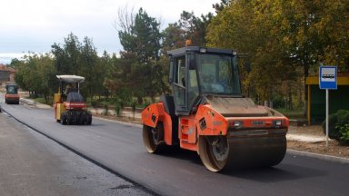 Затвориха и участък от главния път София-Варна за ремонт, трафикът е отклонен