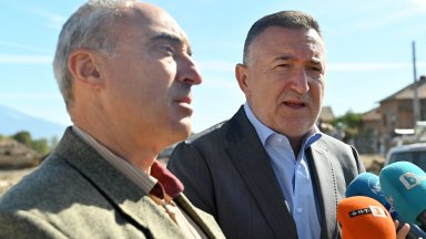 Дарителската кампания на община Карлово за пострадалите от наводнението до