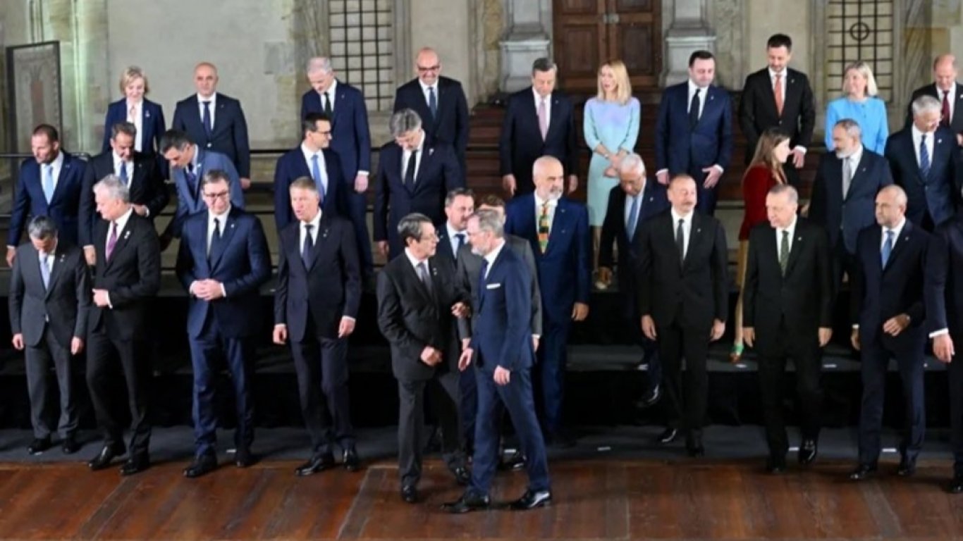 Четиридесет и четири европейски лидери се събраха в Прага за първа среща в нов формат