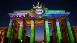 Напук на всички икономии в Берлин започва Фестивал на светлината