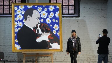 От картичка до пирамида от дини и най новия модел трактор