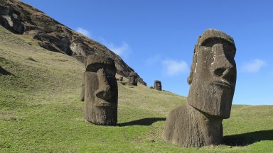 Огромните каменни глави на Великденския остров и други археологически елементи