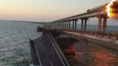 На Кримския мост е избухнал пожар По предварителни данни са
