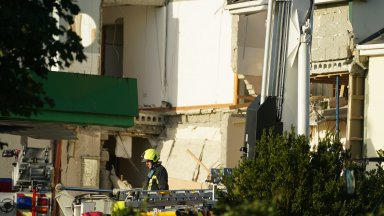 Девет души са загинали при експлозия на бензиностанция в северозападната