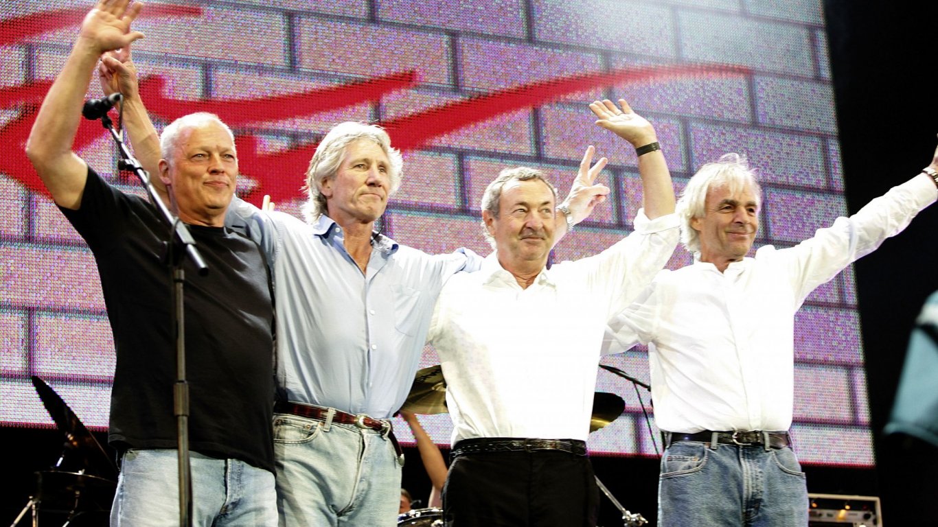 Продажбата на каталога с песни на "Pink Floyd" се бави заради вътрешни борби в групата
