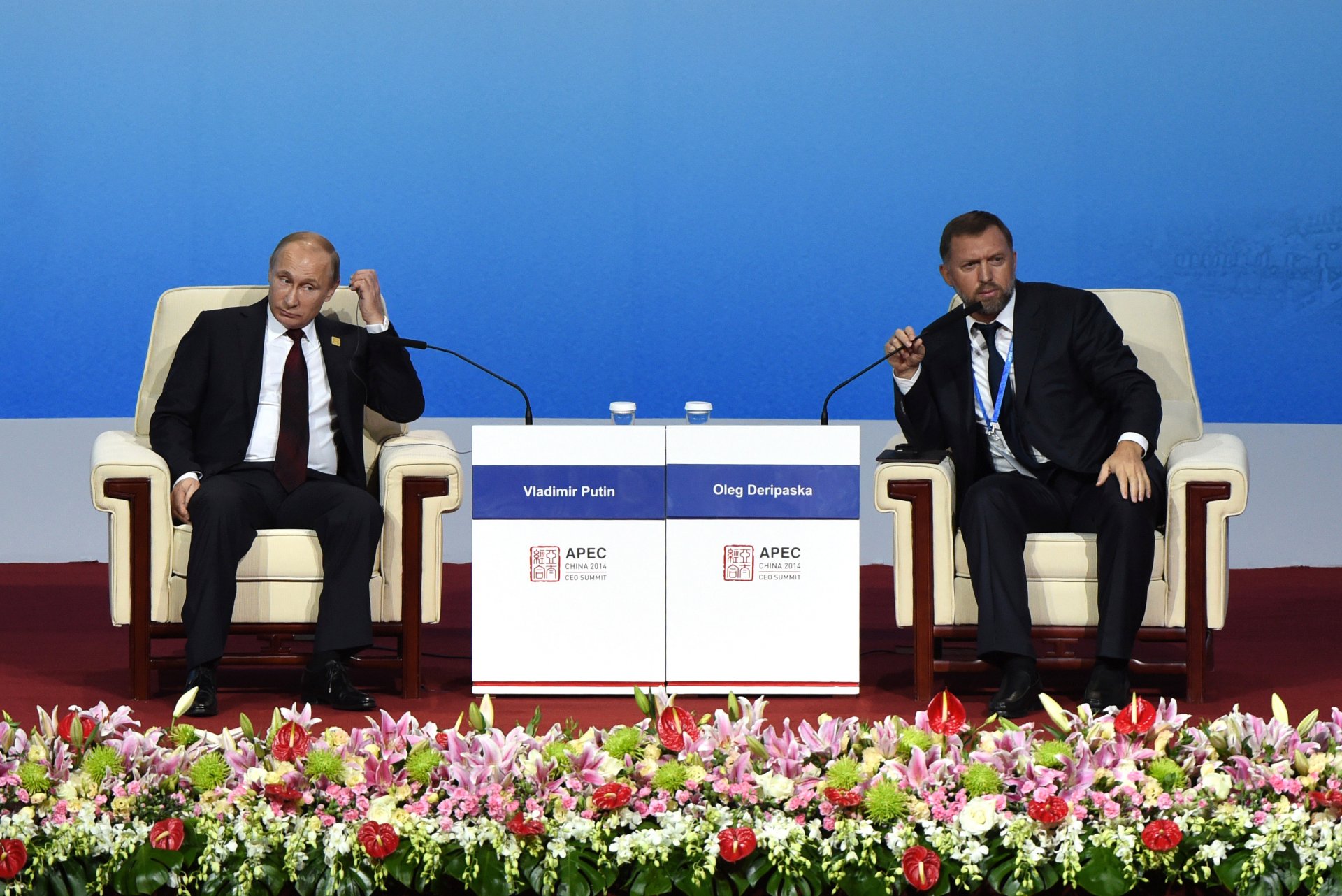 Президентът на Русия Владимир Путин и Олег Дерипаска участват в срещата на Азиатско-тихоокеанското икономическо сътрудничество в Пекин, Китай, 10 ноември 2014 г.