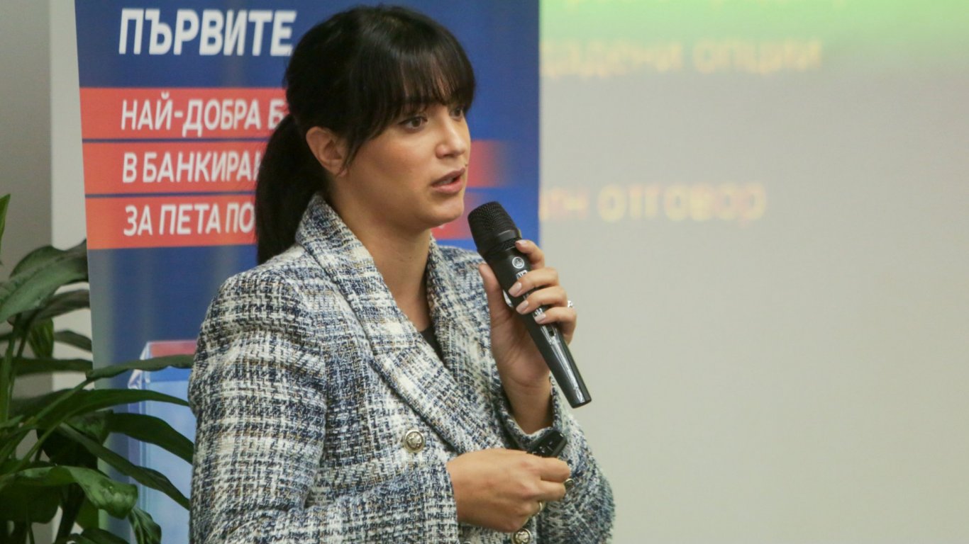 Евелина Славкова: Третият мандат ще отиде при БСП, Румен Радев се дистанцира от Стефан Янев