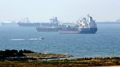 Руски петролен танкер се е опитал да скрие местоположението си