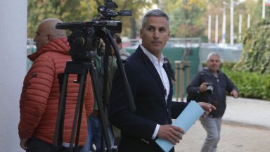 Партиите разделени за номинацията на Гюров