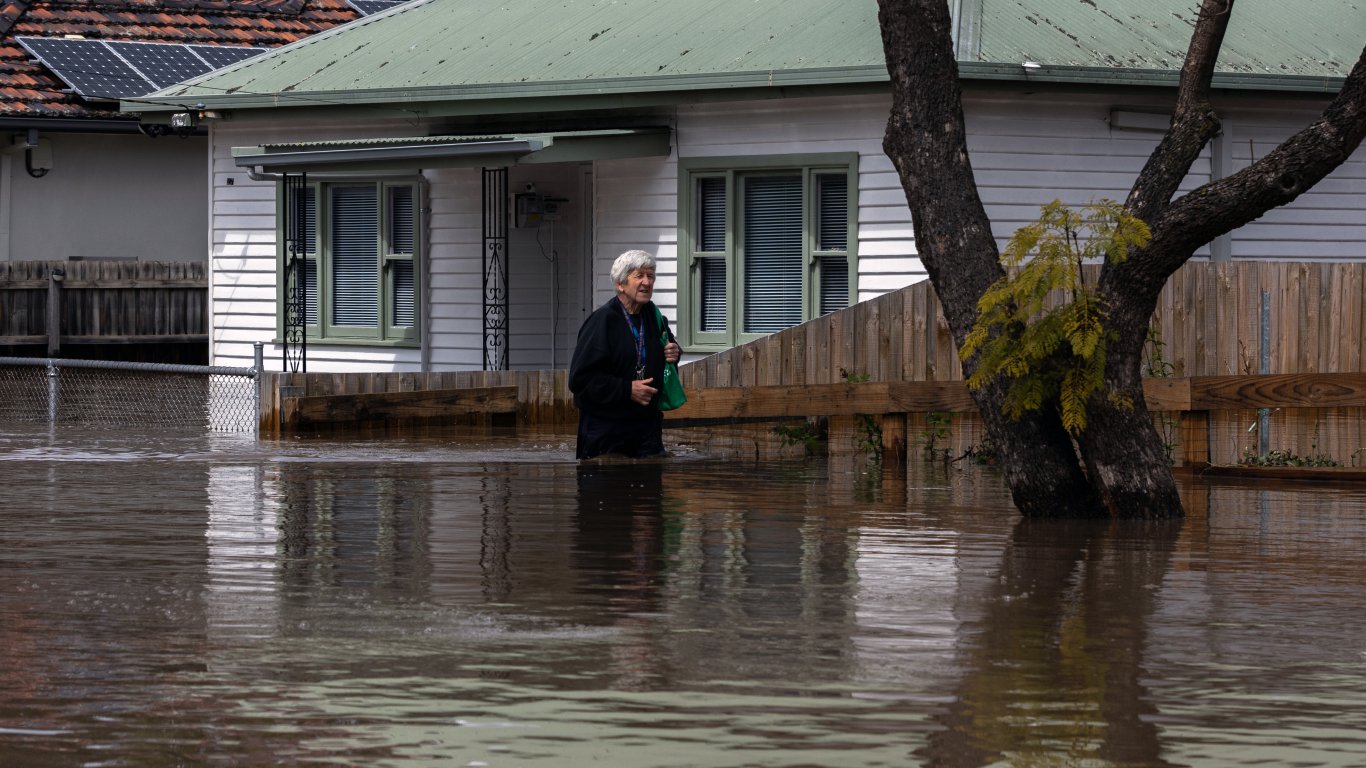 Невиждано от век наводнение откъсна от света селища в Северозападна Австралия (видео)
