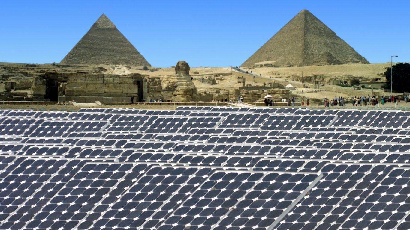 Слънчева енергия от Египет ще топли България и Европа през огромен подводен кабел