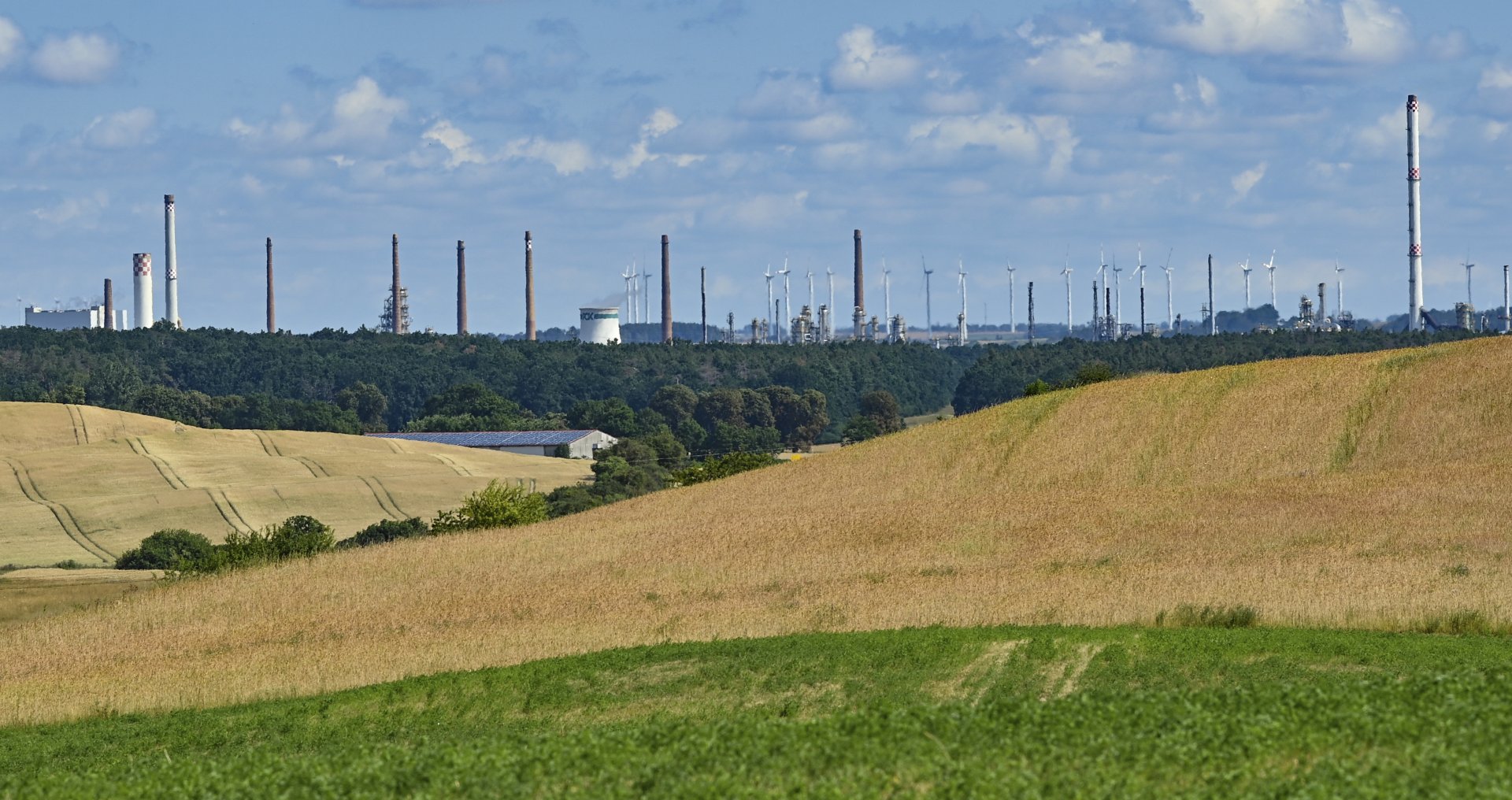 Рафинерията на Роснефт в Швет, Източна Германия, която правителството постави под управлението на Федералния енергиен регулатор