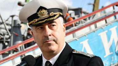 Новият командир на дивизион патрулни кораби кап I ранг Борислав