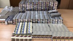 Откриха рекордно количество цигари в багажа на българин на летището във Варна (снимки)