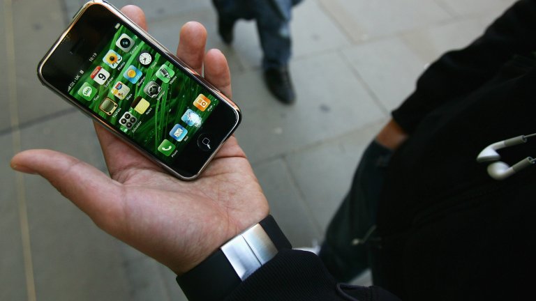 Кремъл забранява iPhone-ите на служителите си