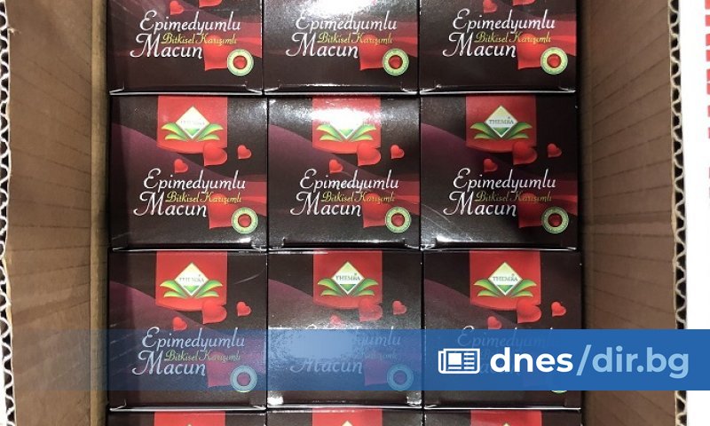 Митнически служители от пункт Лесово хванаха 31 200 опаковки с