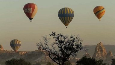 Двама души загинаха и трима бяха ранени днес при инцидент