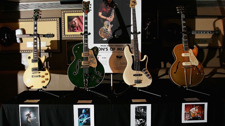 Защо замира легендарното Hard Rock Cafe?