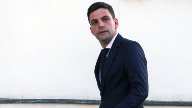 Служители на Европейския парламент ЕП са запечатали офиса на един