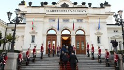 СО разреши основния ремонт на рушащата се историческа сграда на Народното събрание
