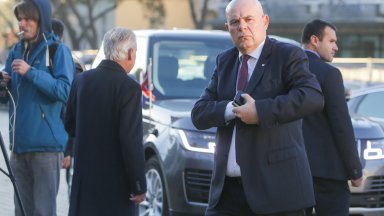 Трябва да има диалог между институциите за да се решат