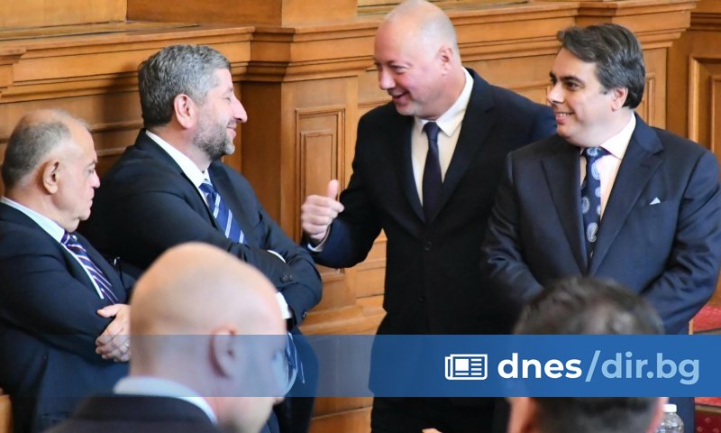 Безпрецедентно - парламентът не успя и от втори опит да