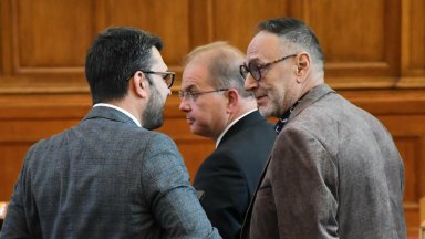 235 души се регистрираха за старта на първото заседание на