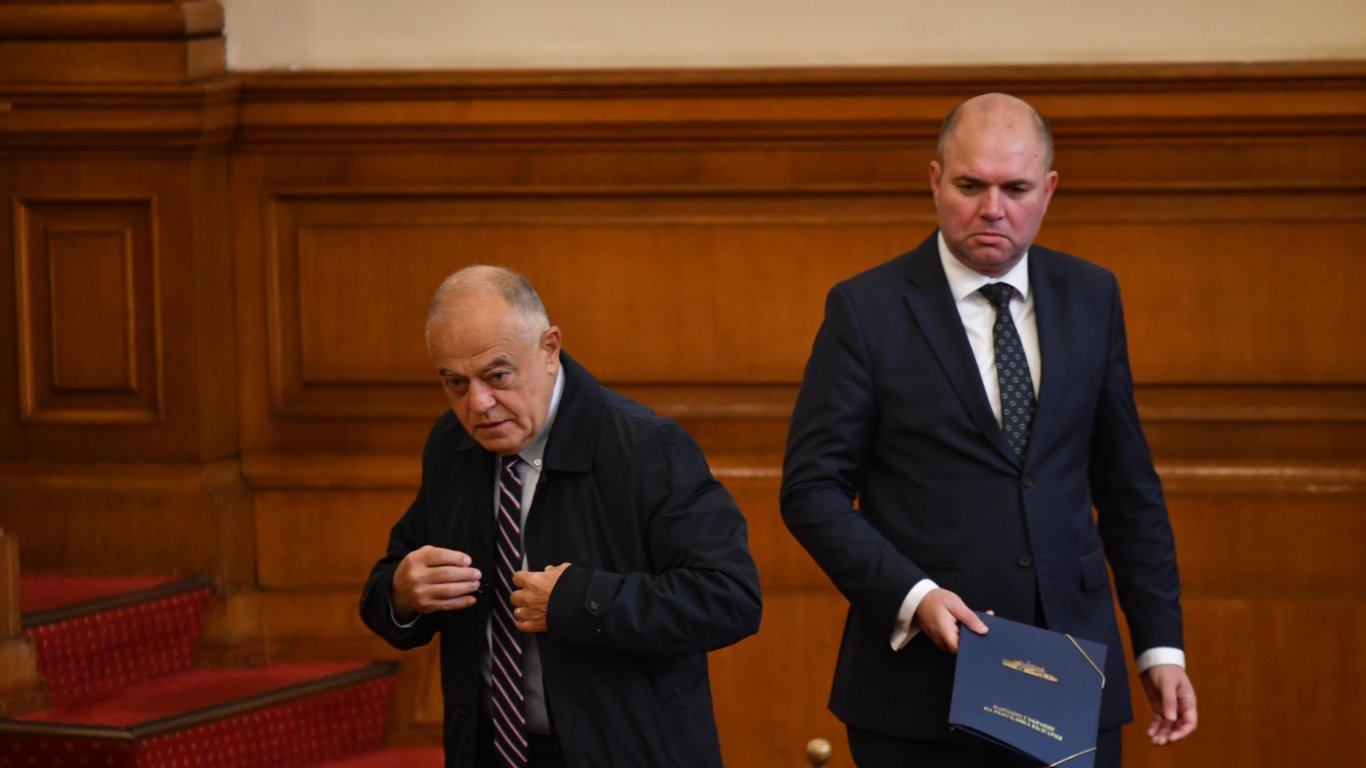 ДБ внася в парламента предложение за военна помощ за Киев 
