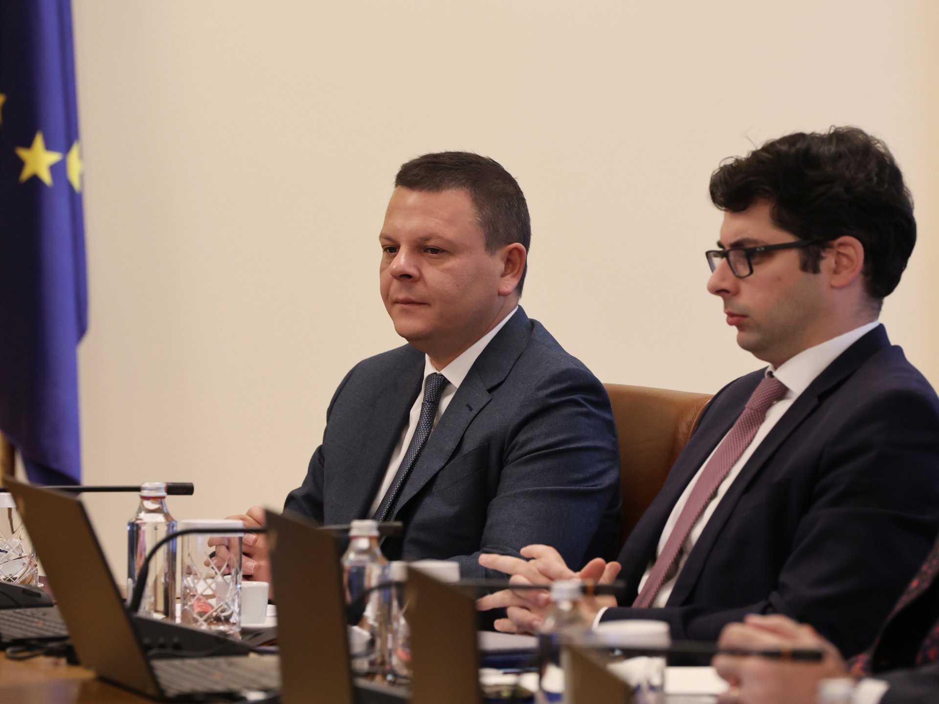 Христо Алексиев (вляво) на Атанас Пеканов: Очаквам в конкурсите да участват кандидати с опит, експертиза и висок професионализъм
