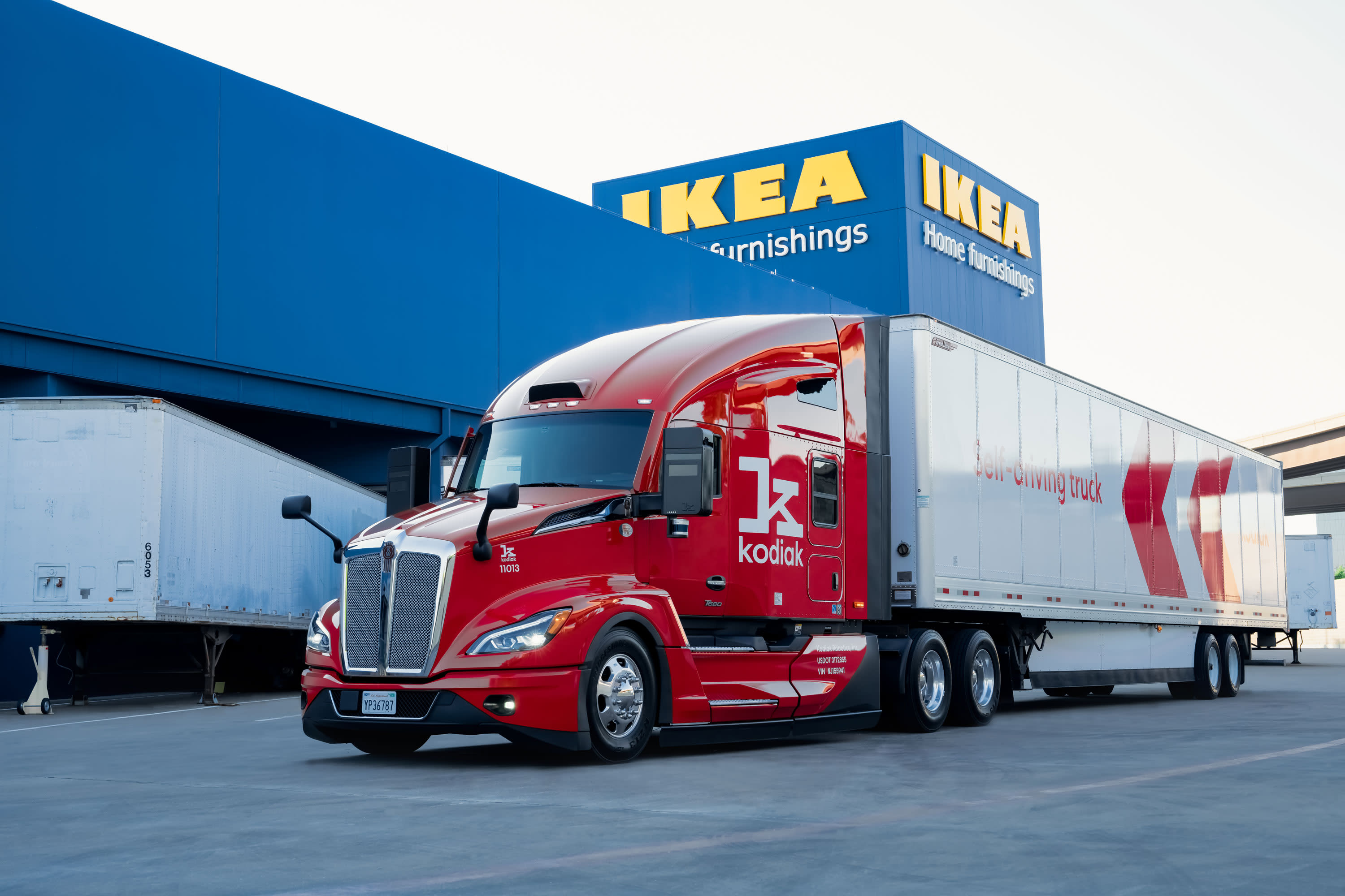 IKEA започва да доставя стоки с безпилотни камиони