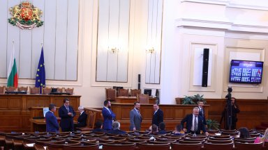След два председателски съвета политическите сили в Народното събрание не