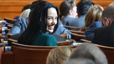 Поздравявам я за личното й решение заяви той след като