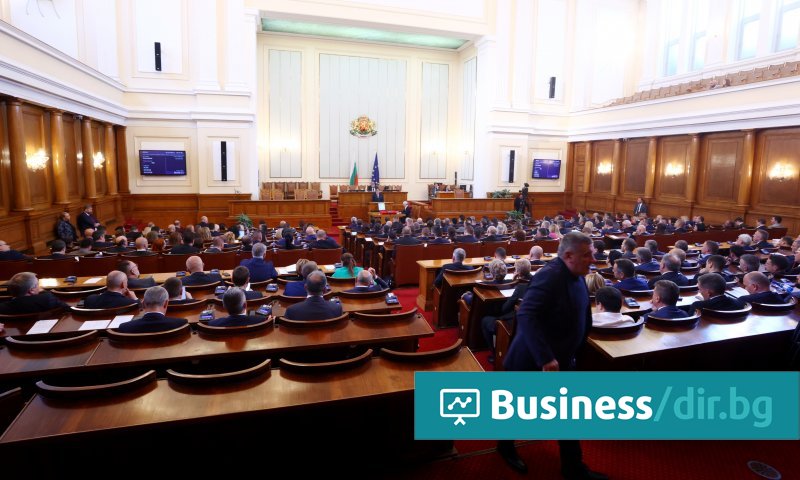Парламентът да изслуша служебния министър на финансите Росица Велкова за
