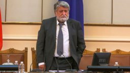 Вежди Рашидов: Не съм оптимист за връчения мандат