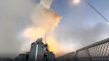 Видеоклипове публикувани в местна онлайн общност и разпространени от руската