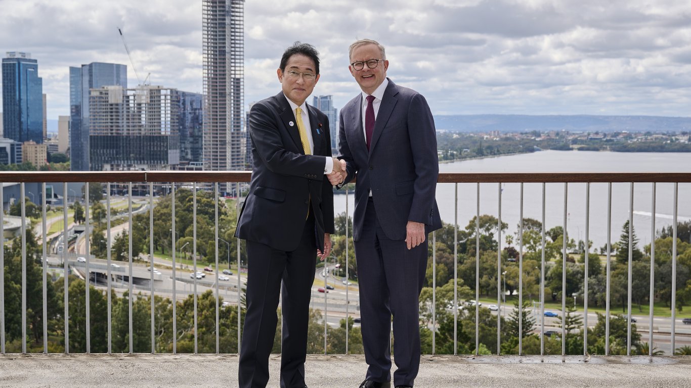 Япония и Австралия сключиха исторически пакт за сигурност