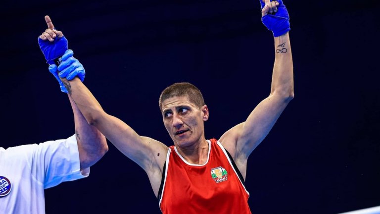 Две загуби оставиха България без медал от Световното по бокс за жени