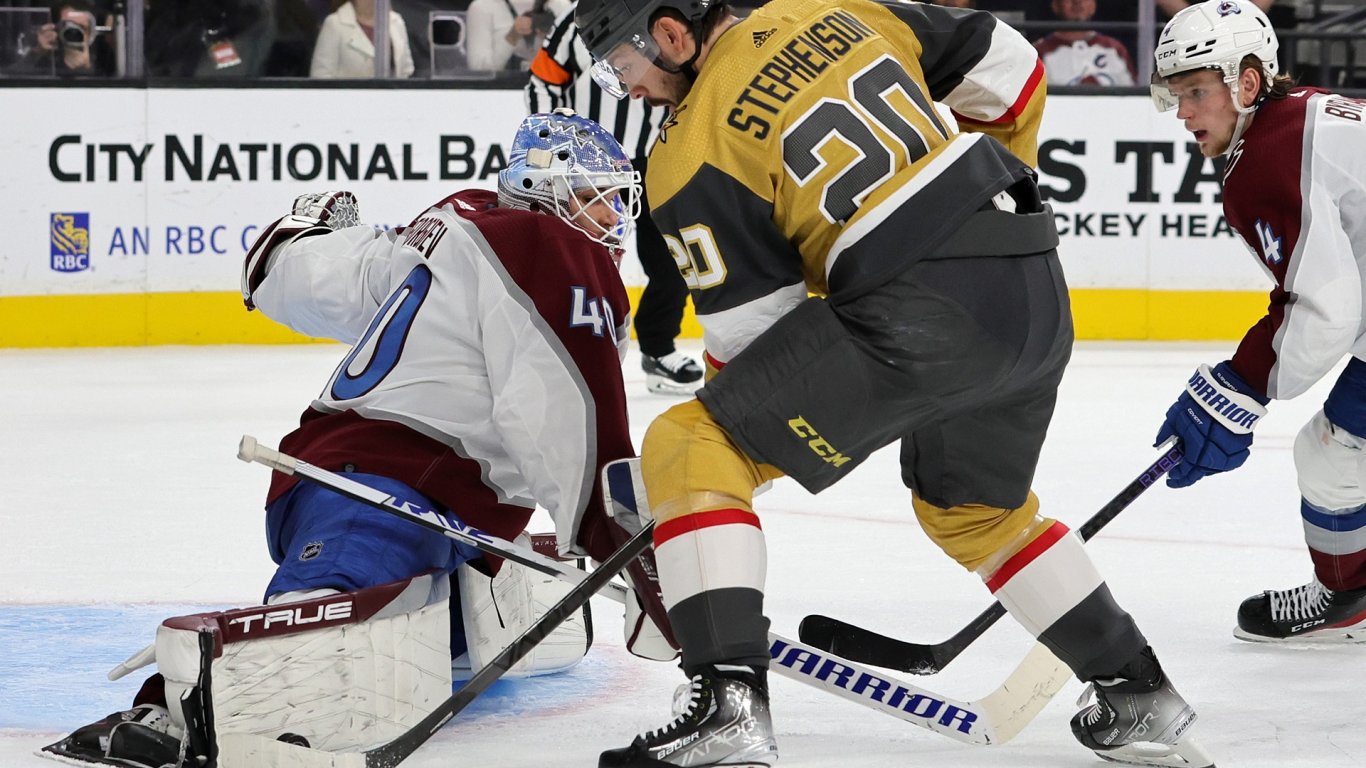 Русенецът Георгиев впечатли с 33 спасявания за шампионите в НХЛ