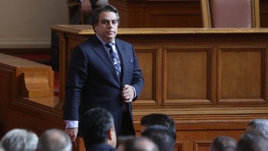 Единият от двамата лидери на Продължаваме промяната Асен Василев коментира