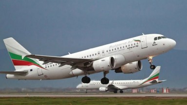 "България Еър" временно спира полетите до Тел Авив заради военния конфликт