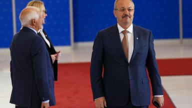 Румъния остана без министър на отбраната, след изказване за мирни преговори във войната