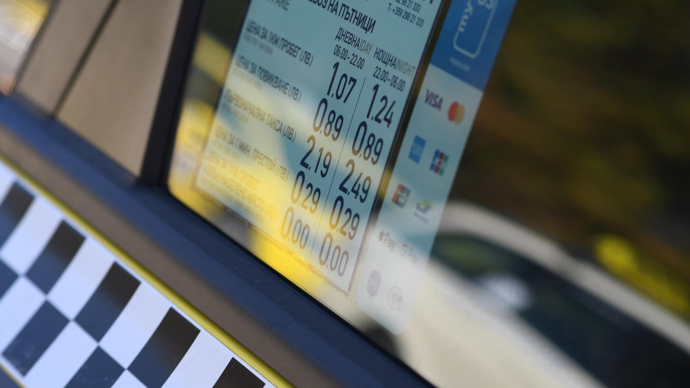 Вдигат тарифите на такситата с 15% в София 