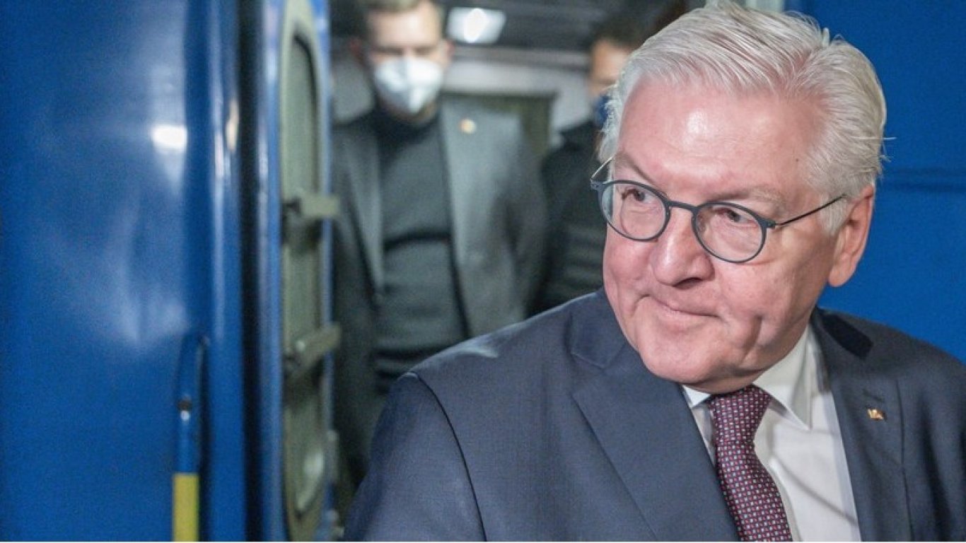 Германският президент пристигна на необявено предварително посещение в Киев