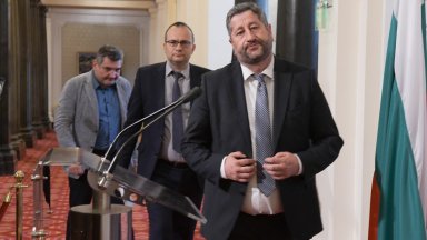 Депутатите Христо Иванов от ДБ и Андрей Гюров от Продължаваме Промяната